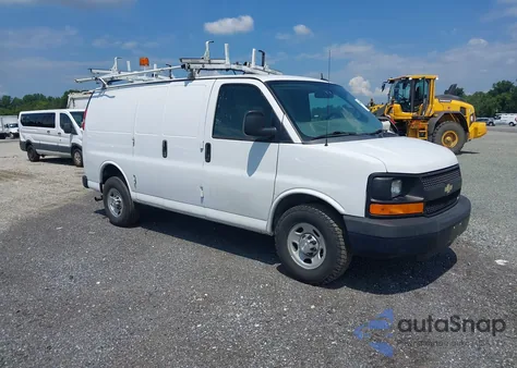 2015 Chevrolet Express 2500 Work Van z USA, uszkodzony, nr VIN 1GCWGFCF7F1157567